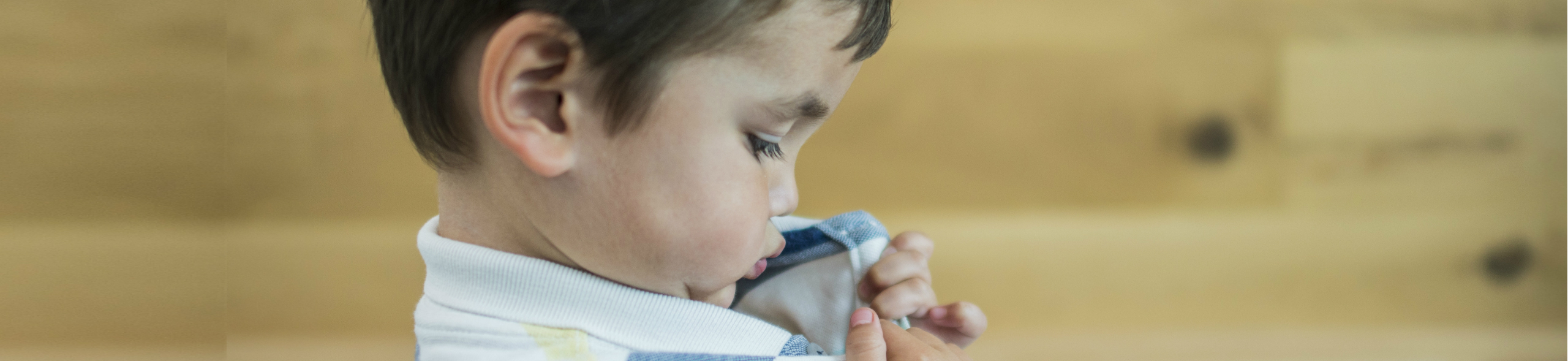 Ayúdalo a vestirse solo