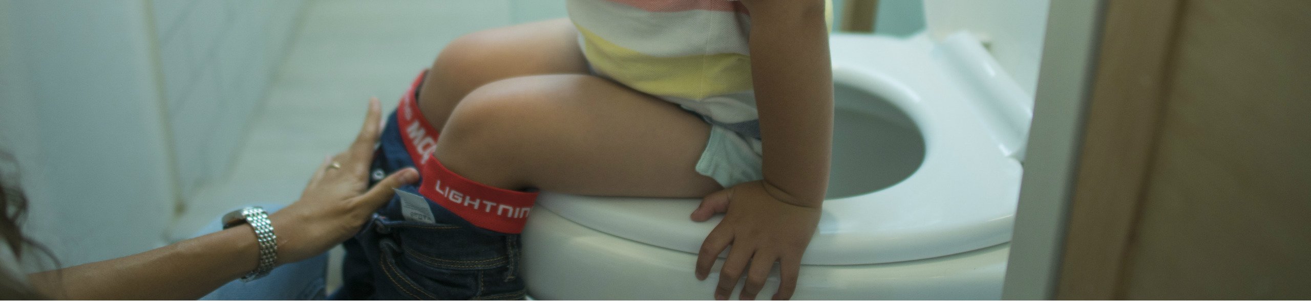 Por qué es importante que tu bebé aprenda a ir al baño solo